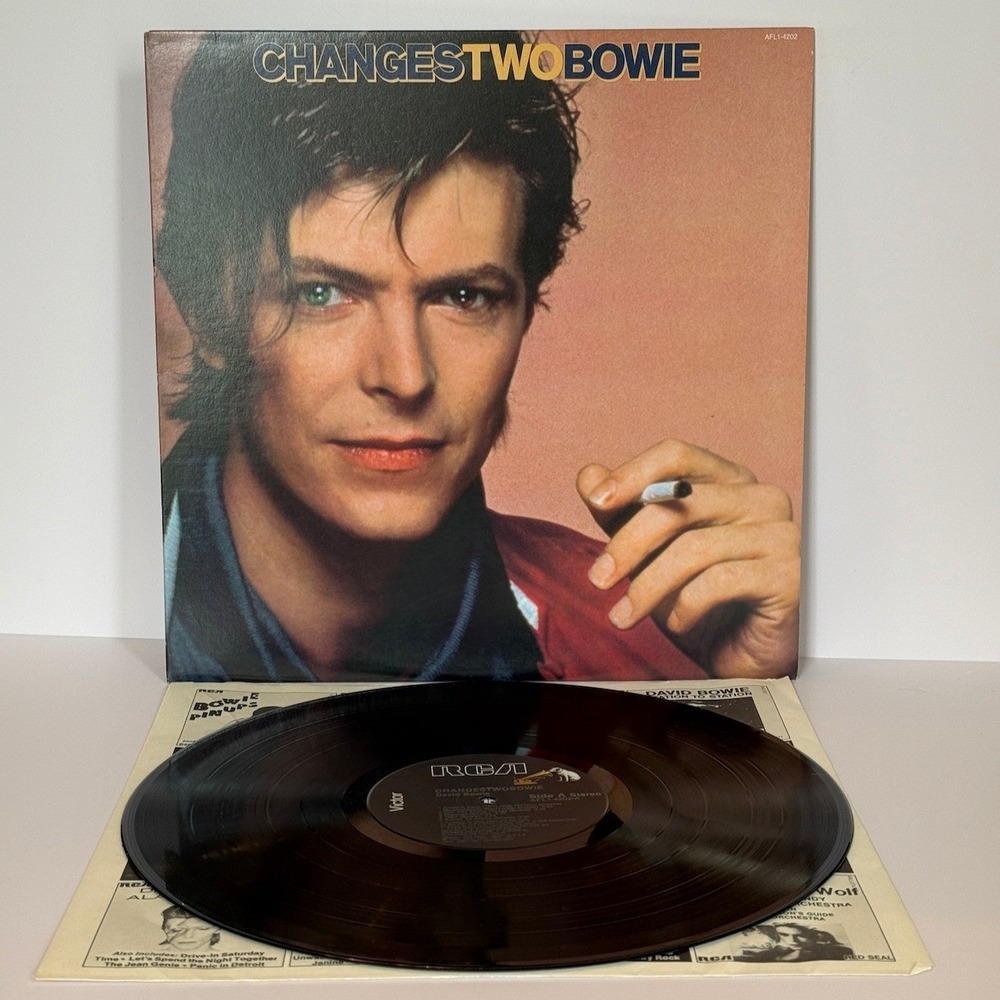 David Bowie - Changestwobowie LP 1981 RCA Compilation Vinyl - Picture 3 of 6